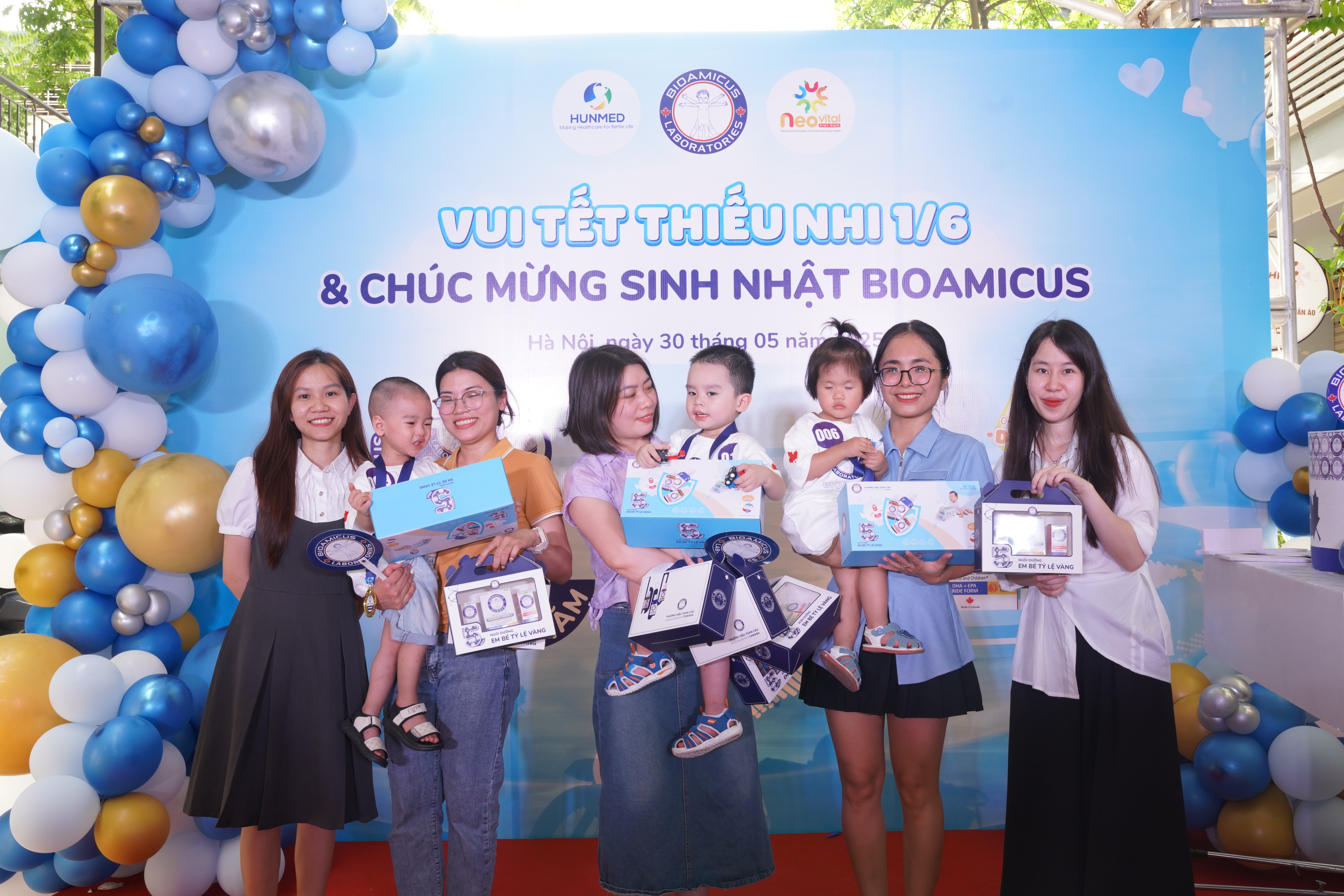 RỘN RÀNG CHƯƠNG TRÌNH VUI TẾT THIẾU NHI 1/6 VÀ CHÚC MỪNG SINH NHẬT 5 NĂM BIOAMICUS