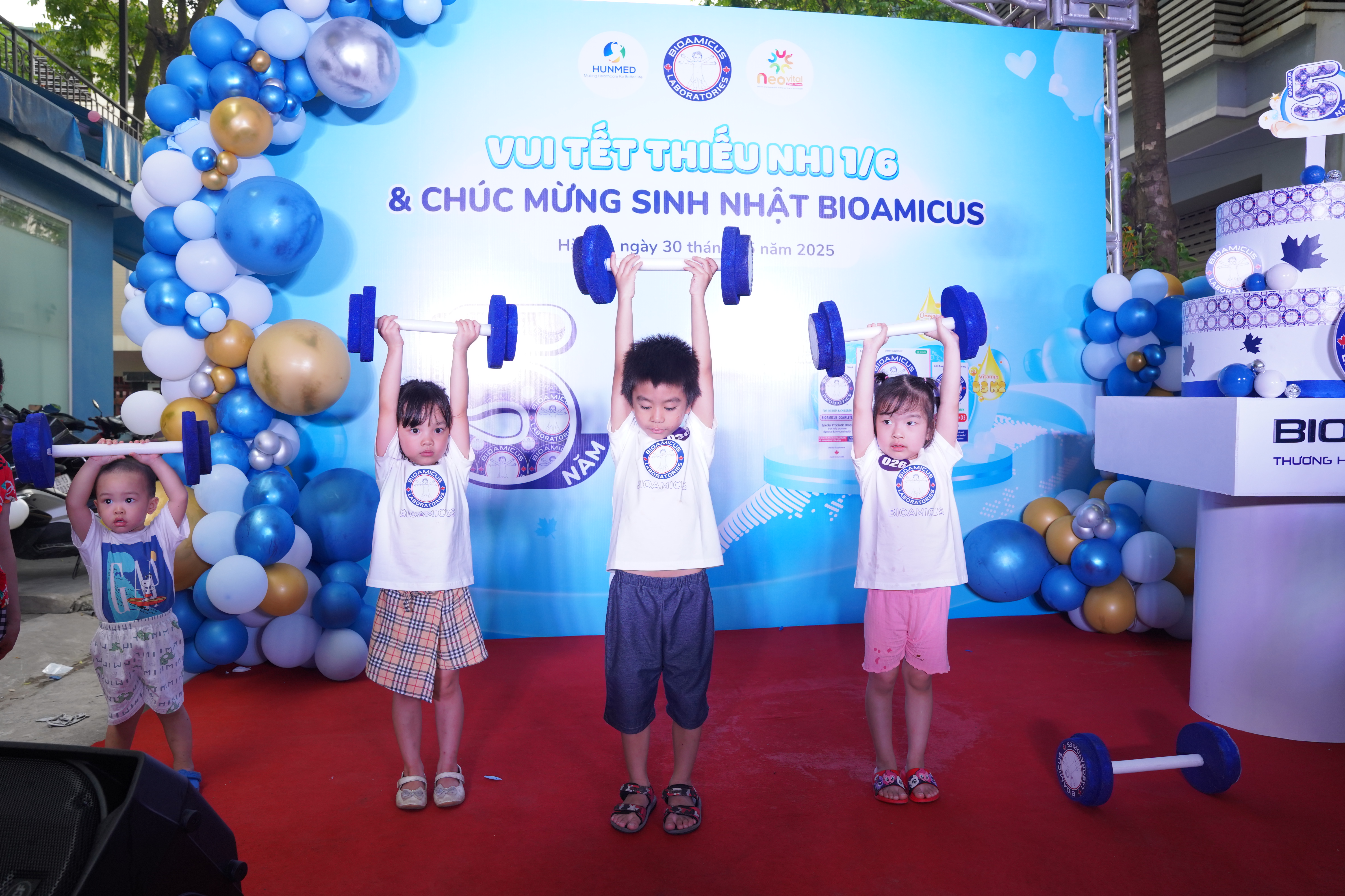 RỘN RÀNG CHƯƠNG TRÌNH VUI TẾT THIẾU NHI 1/6 VÀ CHÚC MỪNG SINH NHẬT 5 NĂM BIOAMICUS
