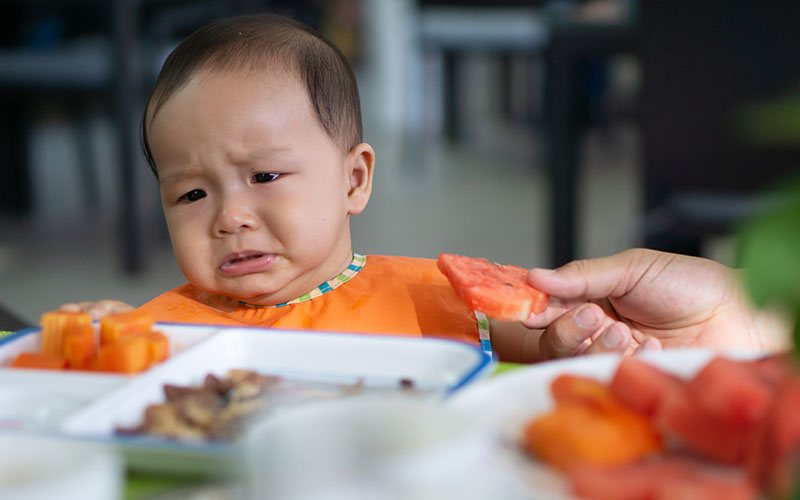 Trẻ thiếu kẽm gây chán ăn