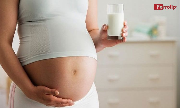 bầu uống sắt với sữa được không