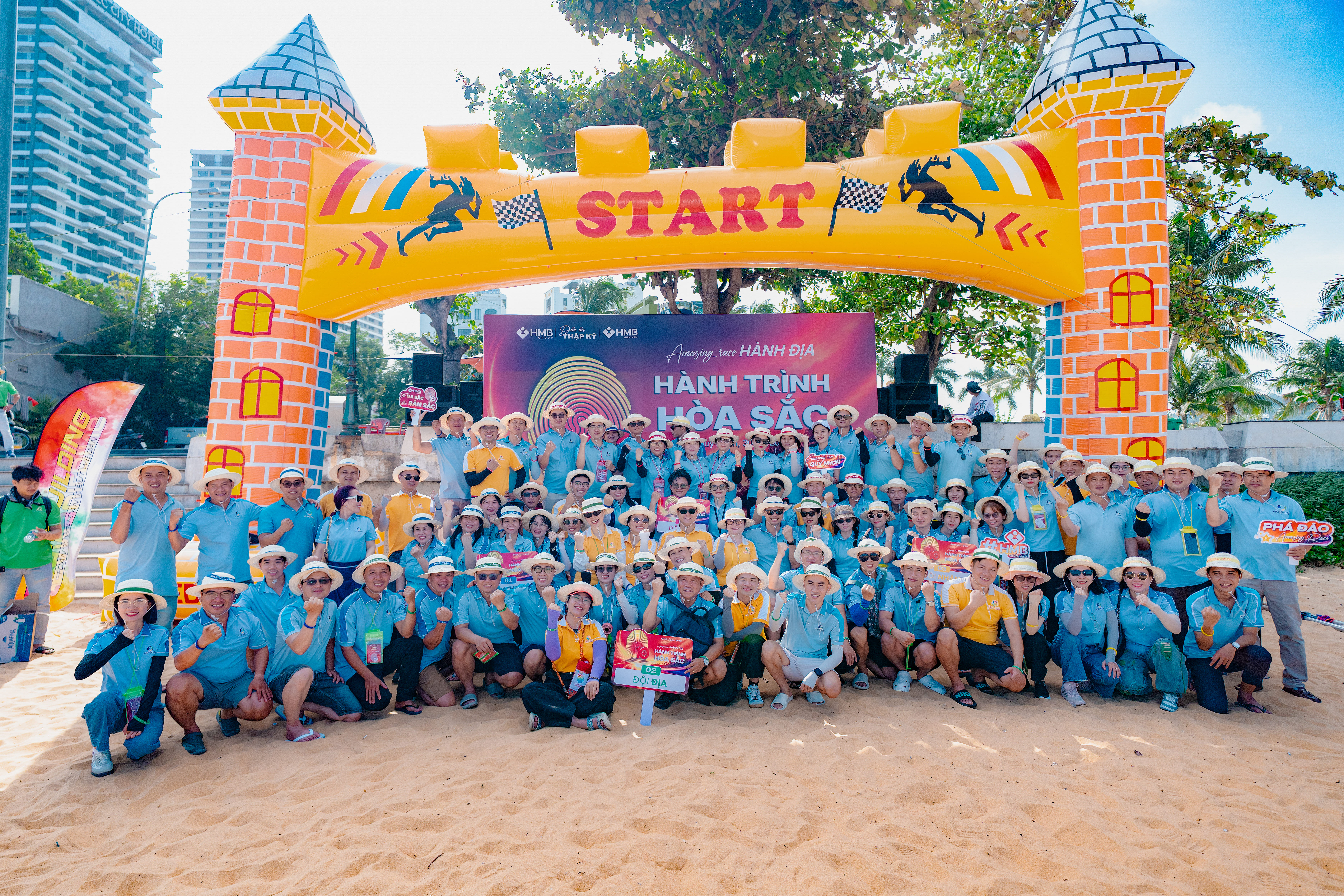 AMAZING RACE HÀNH ĐỊA - HÀNH TRÌNH HÒA SẮC: RỰC LỬA HÀNH TRÌNH GIẢI MÃ 5 GIÁ TRỊ CỐT LÕI HMB